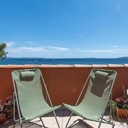 Appartement Les Pieds Dans L Eau Hyeres Exterior photo
