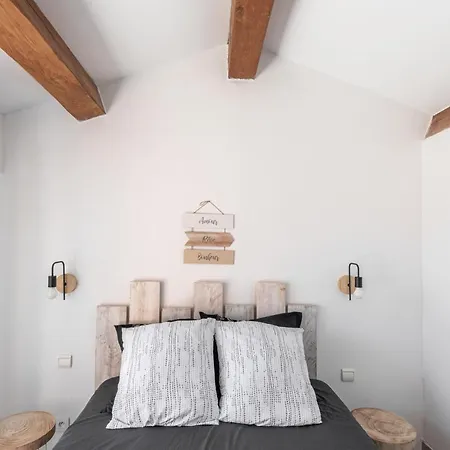 Appartement Les Pieds Dans L Eau Hyeres Exterior photo