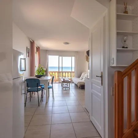Appartement Les Pieds Dans L Eau Hyeres Exterior photo