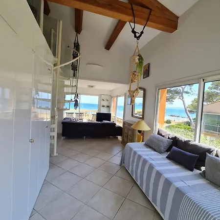 Appartement Les Pieds Dans L Eau Hyeres Exterior photo