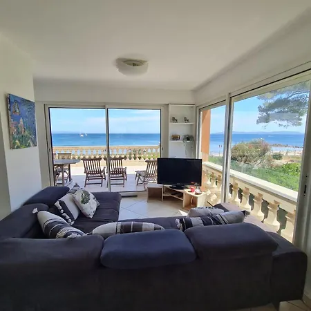 Appartement Les Pieds Dans L Eau Hyeres Exterior photo