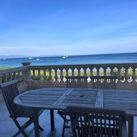 Appartement Les Pieds Dans L Eau Hyeres Exterior photo