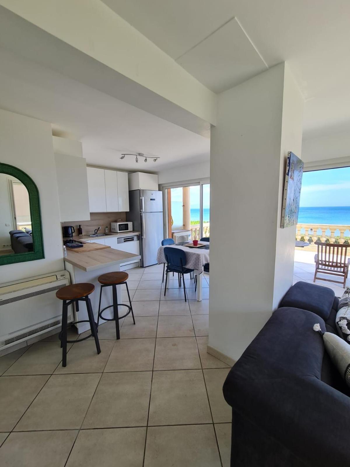 Apartment Les Pieds Dans L Eau Hyeres